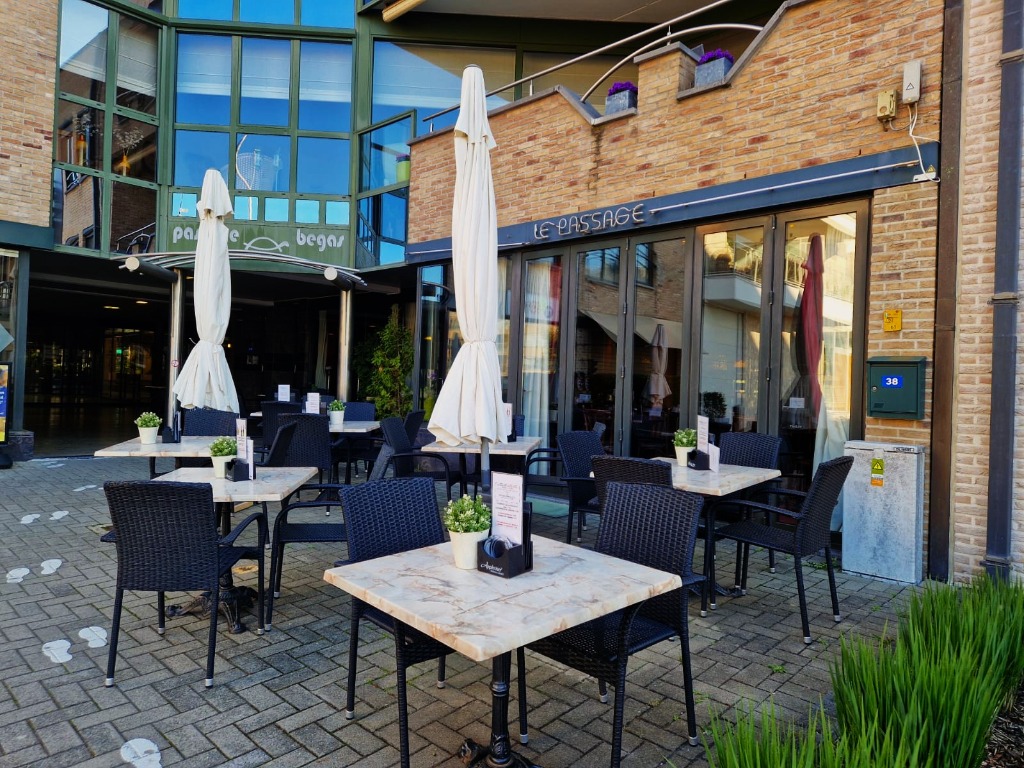 Ons zonnig terras op Europaplein